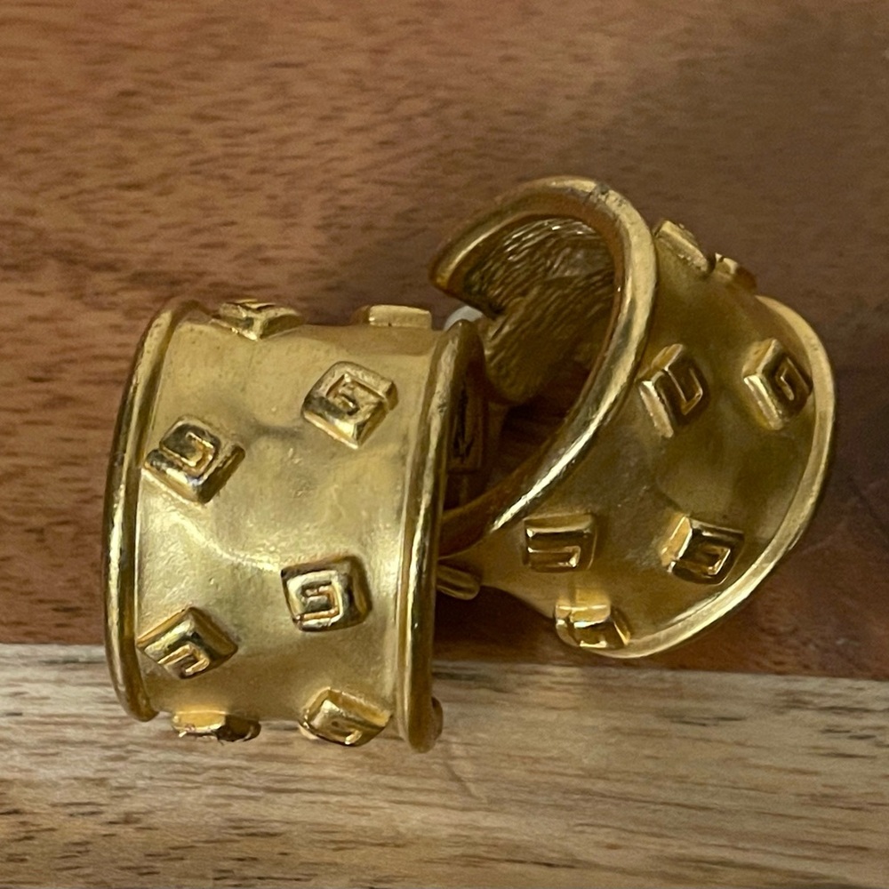 GIVENCHY Vintage gold plated Textured Statement Clip-On Earrings